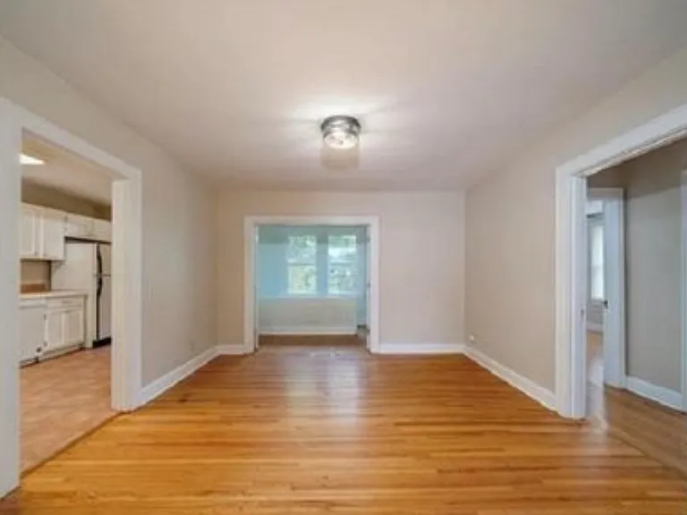 123 Pinewood St — Photo 3