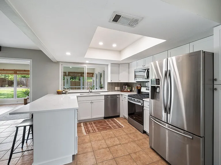1406 Radam Cir — Photo 17