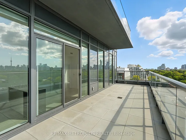 500 Dupont St #815 — Photo 13