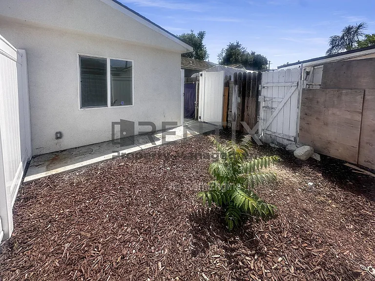 787 N Reservoir St — Photo 18