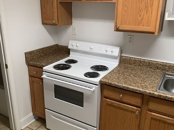 3rd image of 12 E Main St APT 10