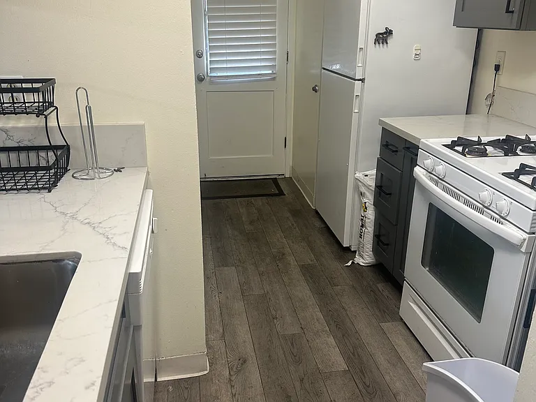 128 Castillion Ter — Photo 5
