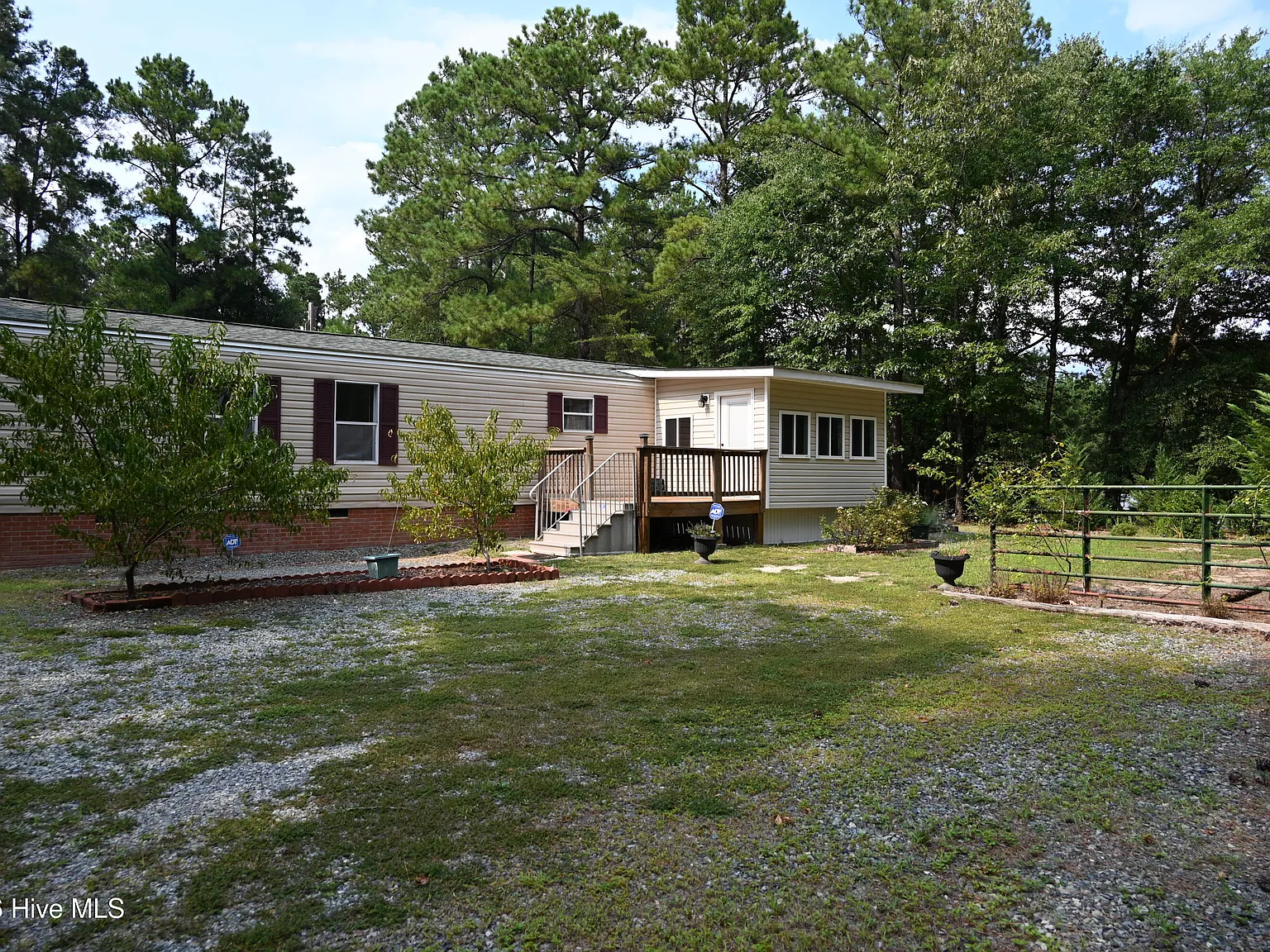 2 bed, 2.0 bath, 905 sqft, $1,350 — Photo 1