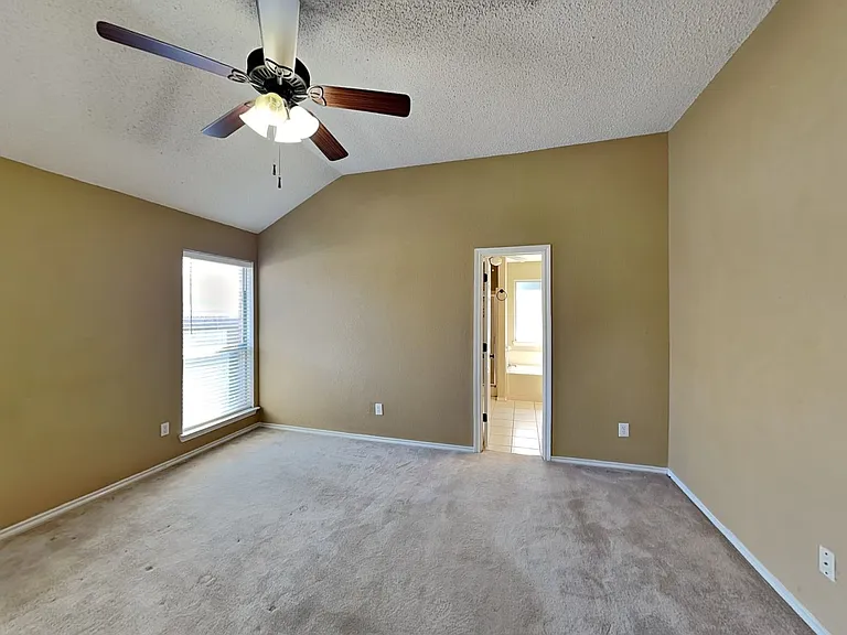 10517 Lone Pine Ln — Photo 8