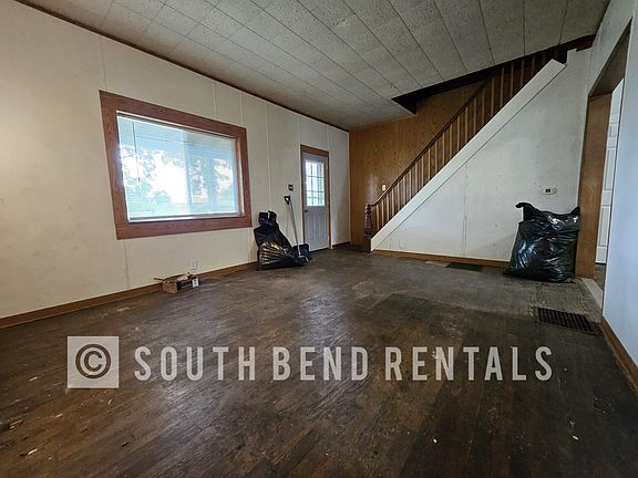 2nd image of 907 McPherson St