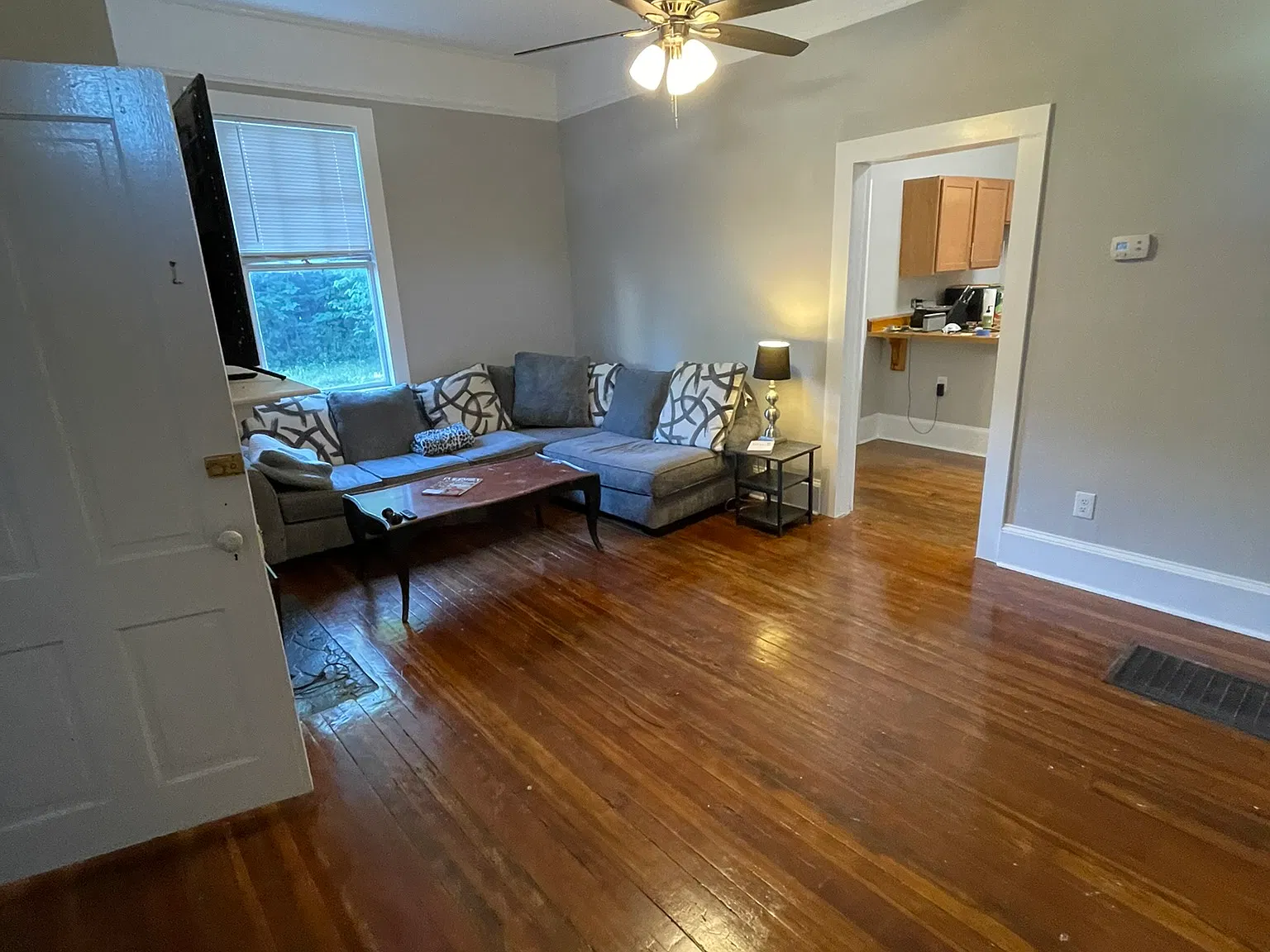 3 bed, 1067 sqft, $3,000 — Photo 3