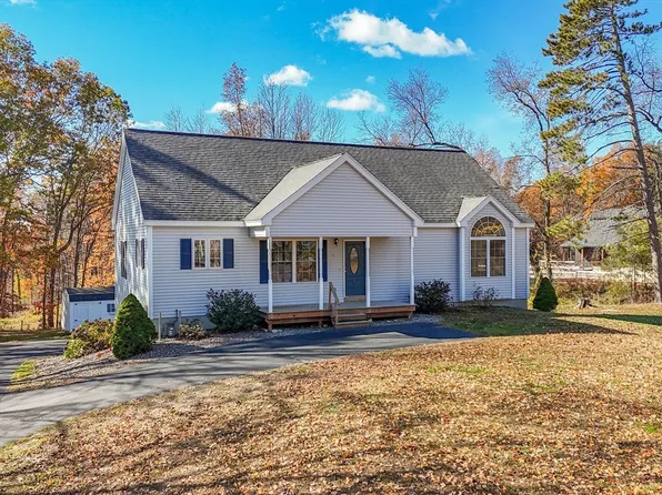 55 Sweet Hill Rd, Plaistow, NH 03865