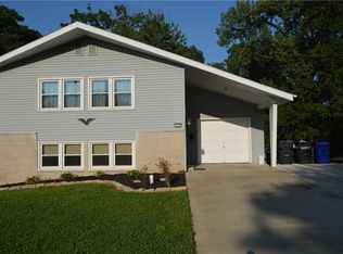 119 Ridgeway Dr, Decatur, IL 62521