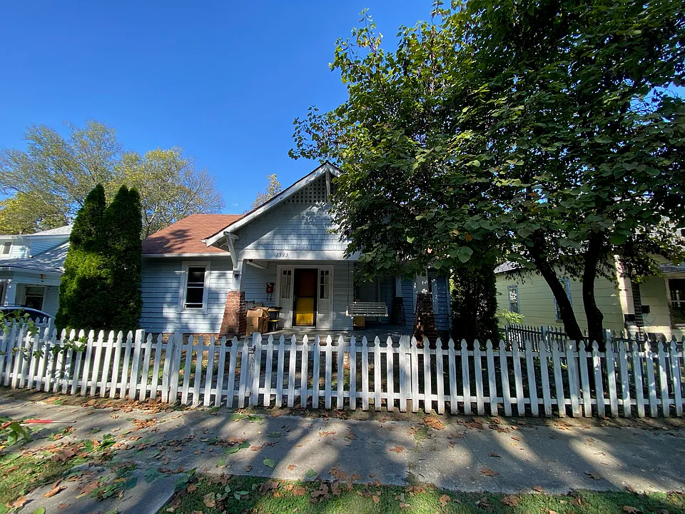 2323 Jefferson Ave