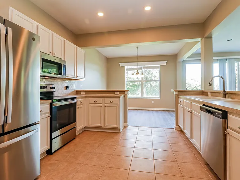 13945 Crater Cir — Photo 9