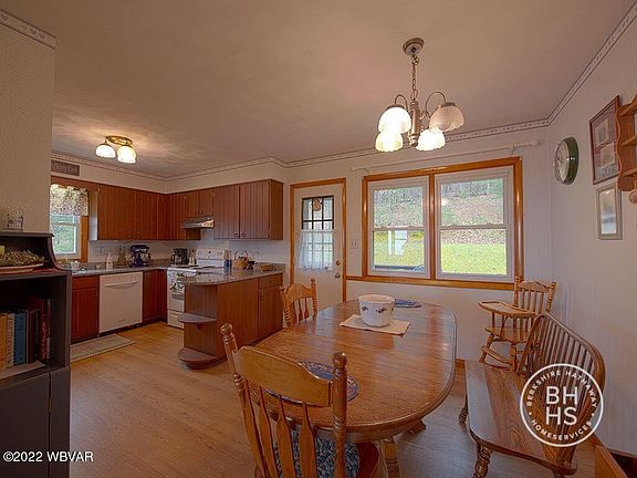 5th image of 1421 Pinecrest Dr