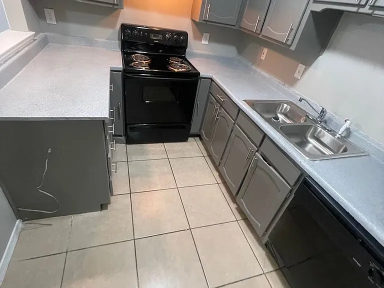 412B Hollandale Cir — Photo 3
