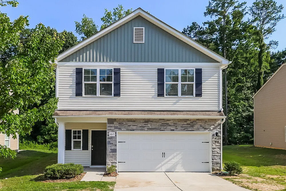 4 bed, 2.5 bath, 2054 sqft, $2,180 — Photo 1