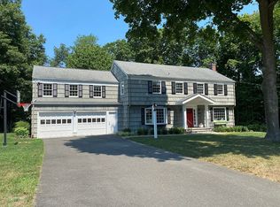 71 Putnam Rd, New Canaan, CT 06840