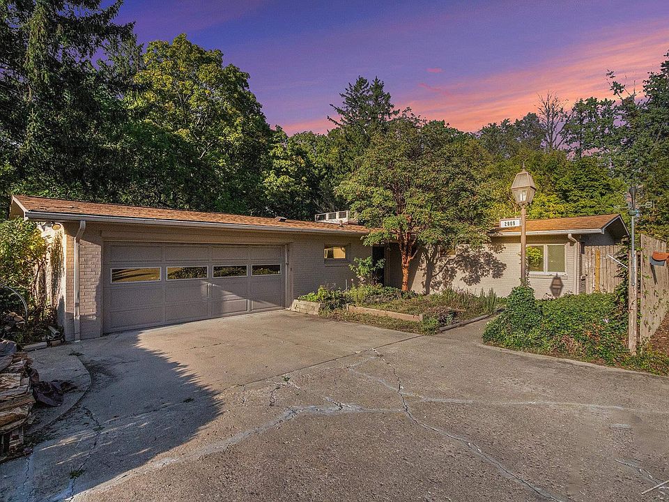 1st image of 2809 Evergreen Dr