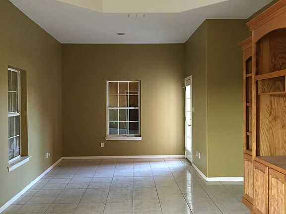 4th image of 18020 Queen Palm Dr