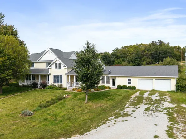 2048 Horse Creek Rd, Sidney, IA 51652