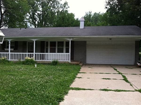 1st image of 8208 W Greenview Dr