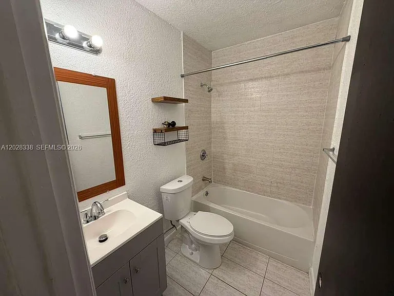 165 Lawn Way — Photo 4
