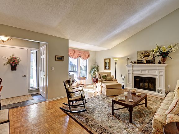 5th image of 50 Byron Dr