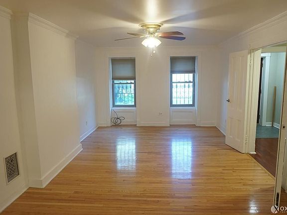 4th image of 488 Quincy St #A