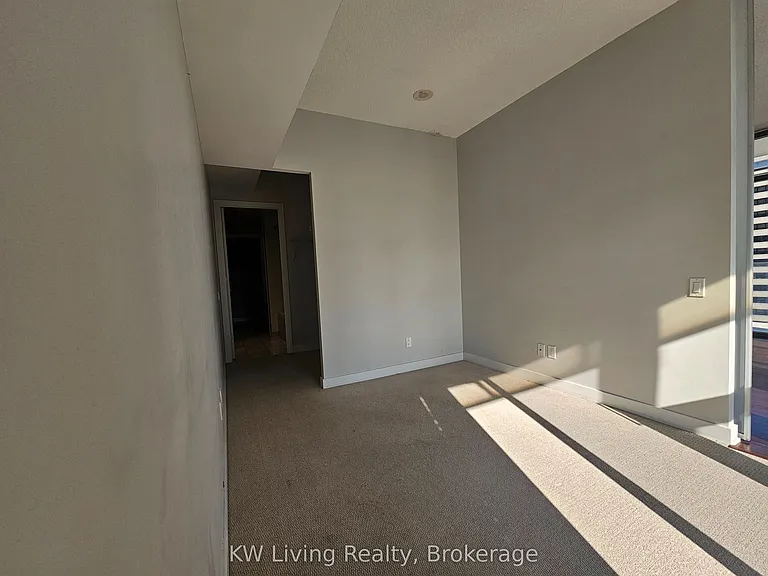 33 Charles St E #1305 — Photo 7