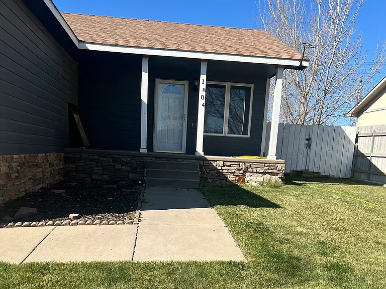 1804 Tomahawk Rd — Photo 1