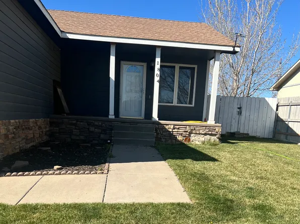 1804 Tomahawk Rd, Dodge City, KS 67801