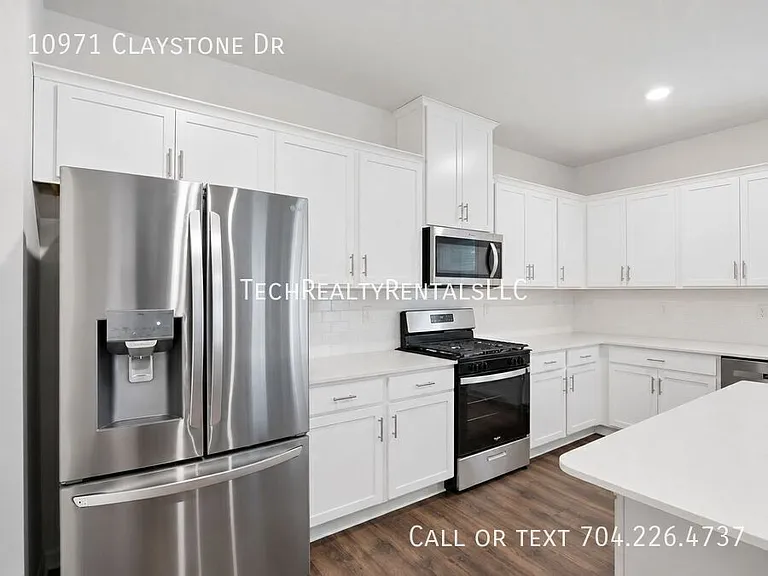 10971 Claystone Dr — Photo 3