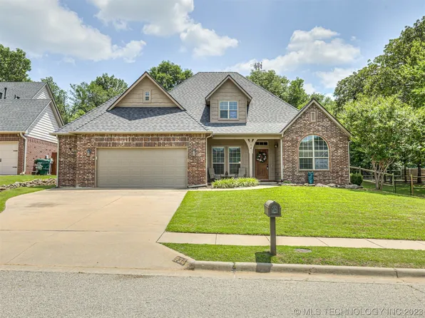 734 W 39th St, Sand Springs, OK 74063