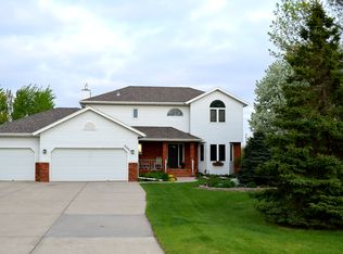6207 17th St N, Fargo, ND 58102