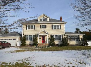 74 New York Ave, Freeport, NY 11520