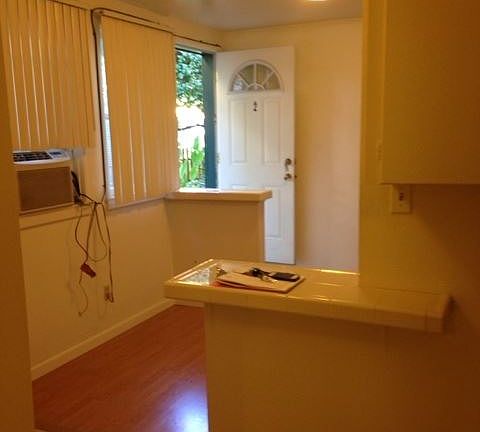3rd image of 2714 F St APT 02