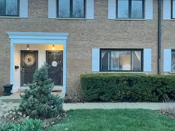 300 Duane St APT 2, Glen Ellyn, IL 60137