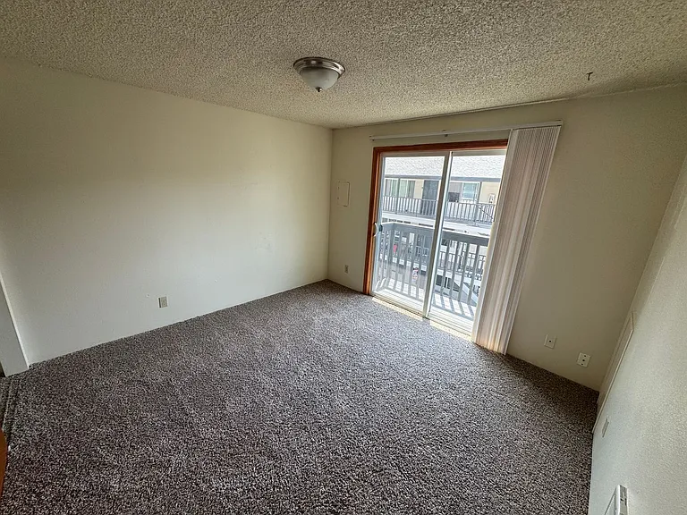 468A - 824 SW Grove Street — Photo 8
