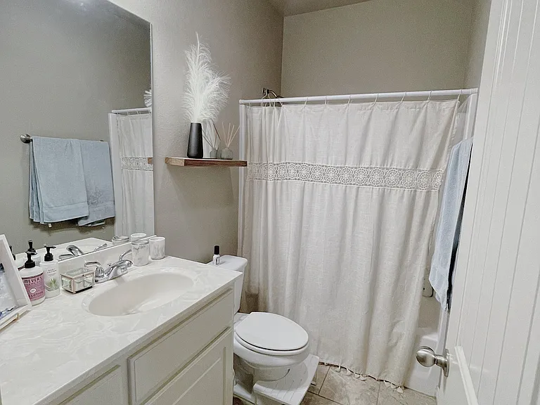 5208 Kemper St — Photo 7