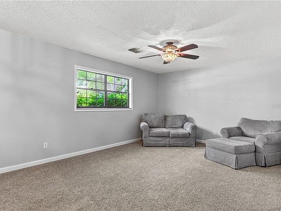 3rd image of 1450 Coachlight Way