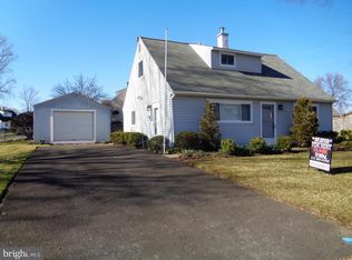 553 Doloro Dr, Morrisville, PA 19067