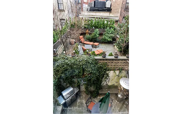 Rented by Douglas Elliman | media 14