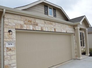 304 Chickadee Ln, Leander, TX 78641