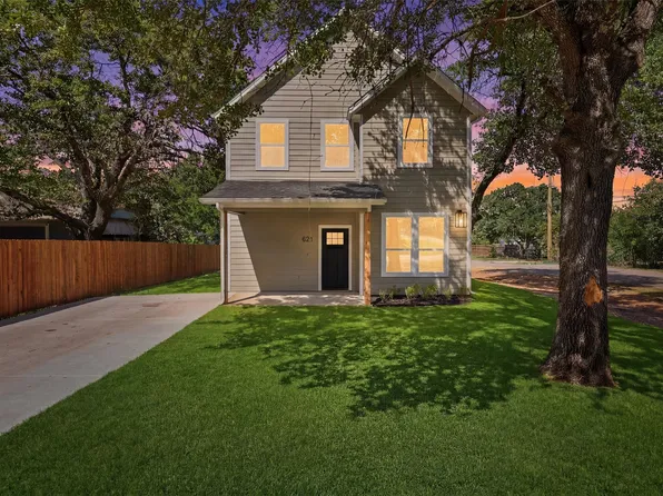 821 Harness Trl, Granbury, TX 76049