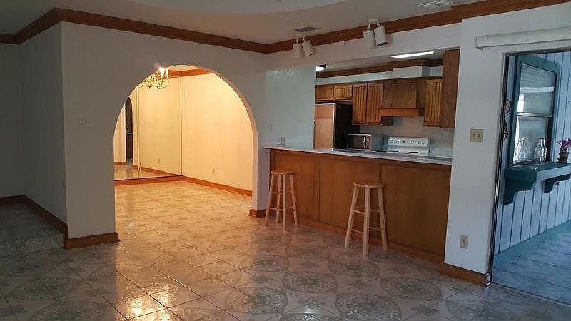2nd image of 2900 Pelican Ave