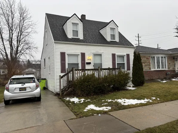 17840 Martin Rd, Roseville, MI 48066