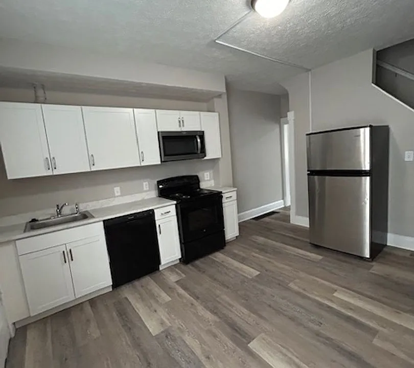 409-419 E Welch Ave