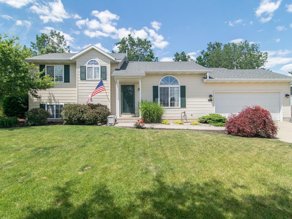 1st image of 769 Sunbrook St SE