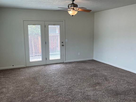 4th image of 213 Nelson Ct
