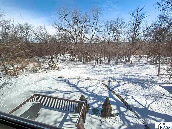 3rd image of 624 Ridge Rd