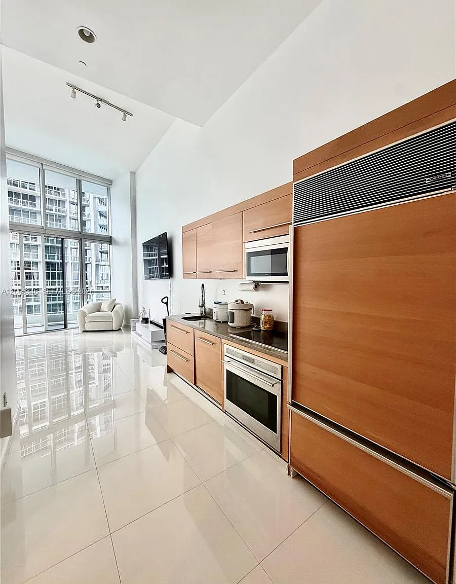 Icon Brickell No Two — Photo 3