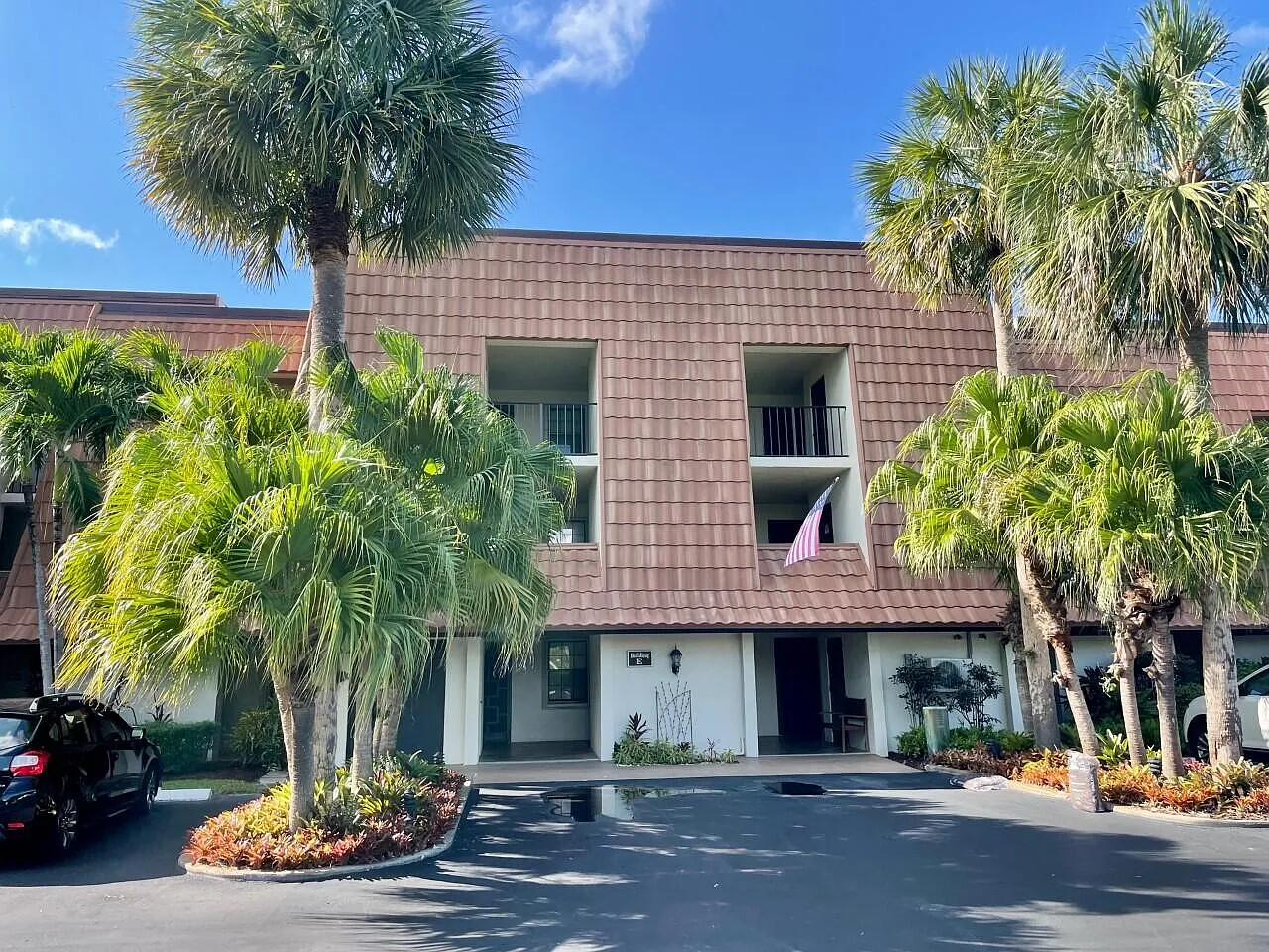 2 bed, 2.0 bath, 1314 sqft, $3,200 — Photo 2