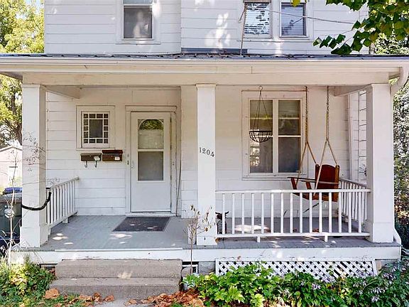 2nd image of 1204 E Burlington St